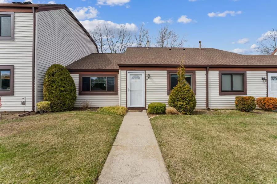 87 Gauguin Ct. #87, Middle Island, NY 11953
