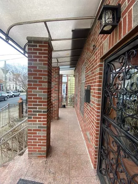 Brooklyn, NY 11207,168 Warwick ST