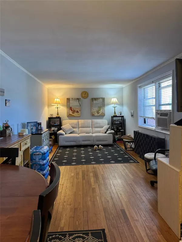 682 Tuckahoe RD #5J, Yonkers, NY 10710