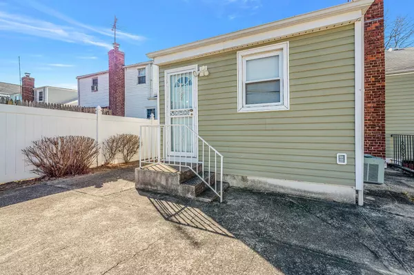 Queens Village, NY 11429,225-19 109th Ave