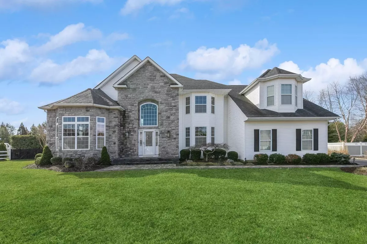 Shoreham, NY 11786,4 Clayton CT