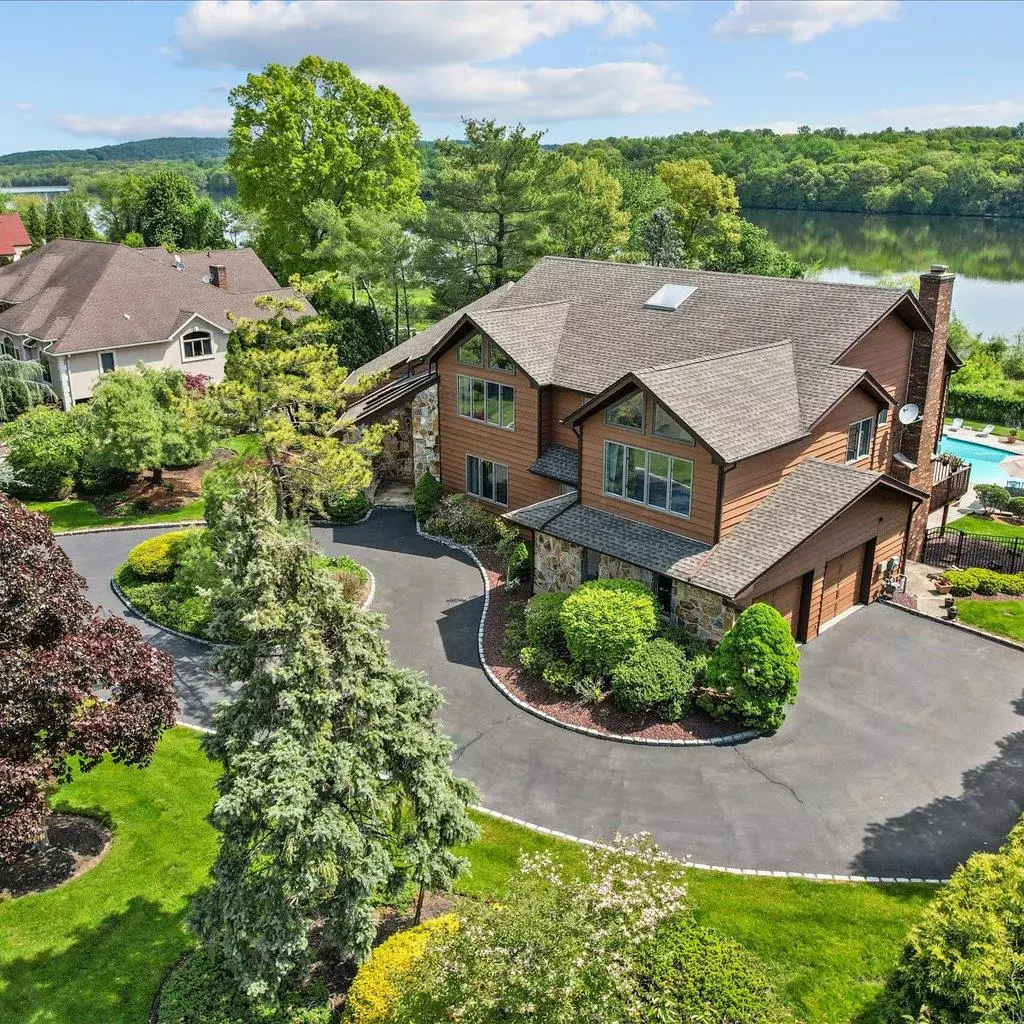 New City, NY 10956,8 Fieldstone CT