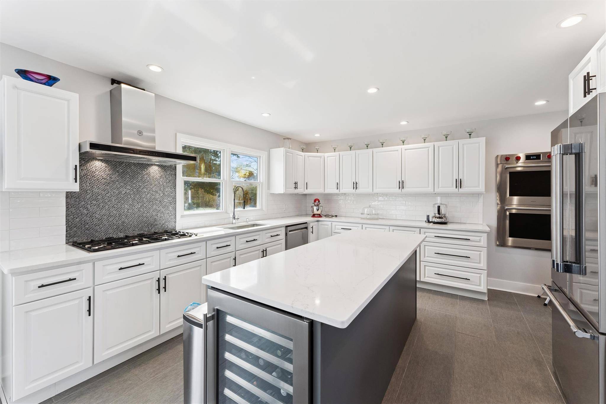 Westhampton Beach, NY 11978,11 Oneck RD