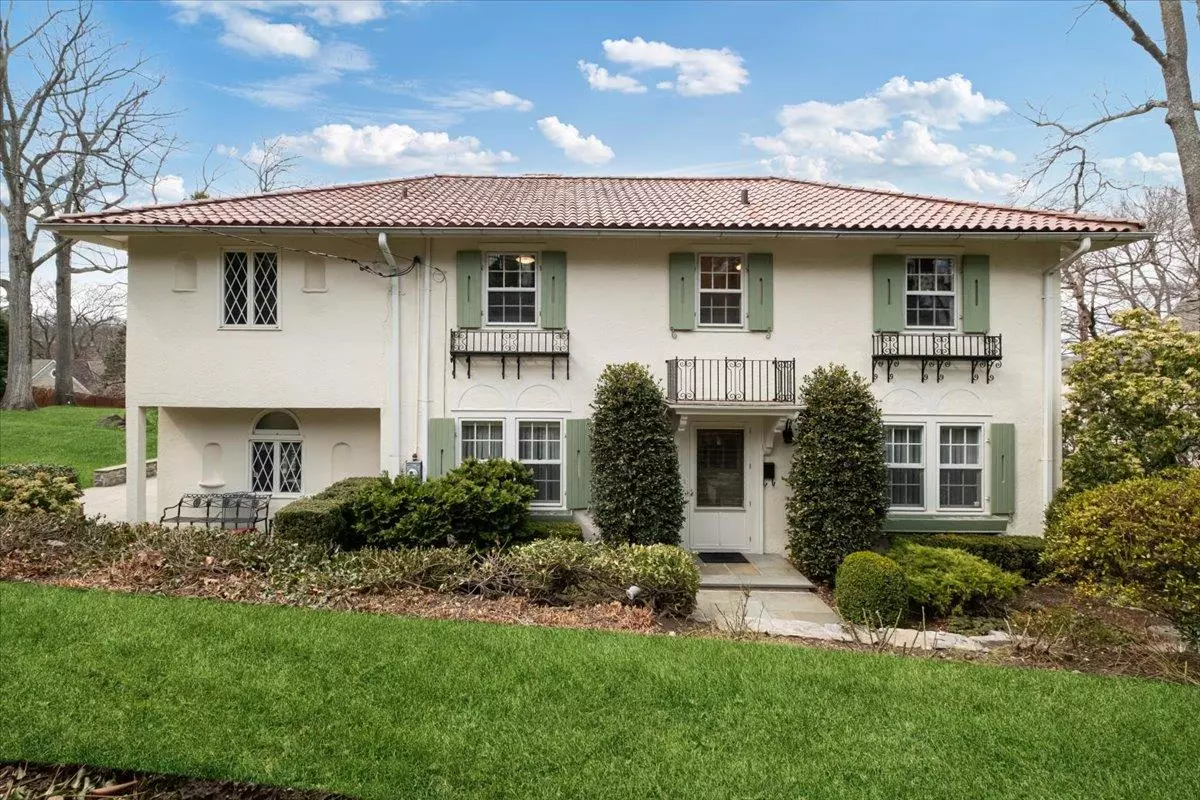 Hartsdale, NY 10530,41 Club Way