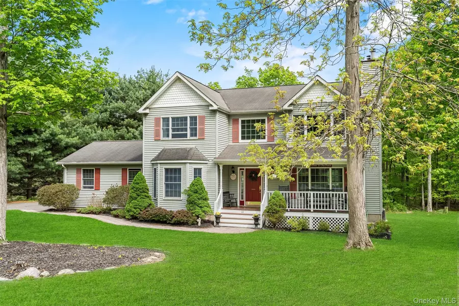 33 Sutherland DR, Highland Mills, NY 10930