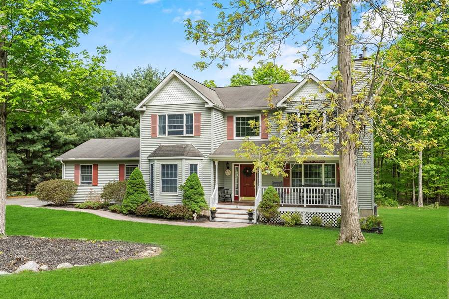 33 Sutherland DR, Highland Mills, NY 10930