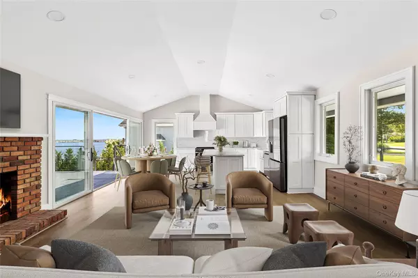 Center Moriches, NY 11934,193 Holiday BLVD