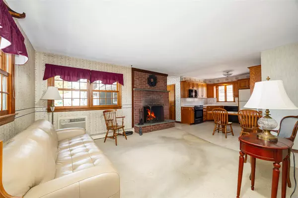 Pleasant Valley, NY 12569,4 McAllister DR