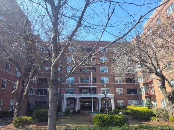 67-66 108 ST #B64, Forest Hills, NY 11375