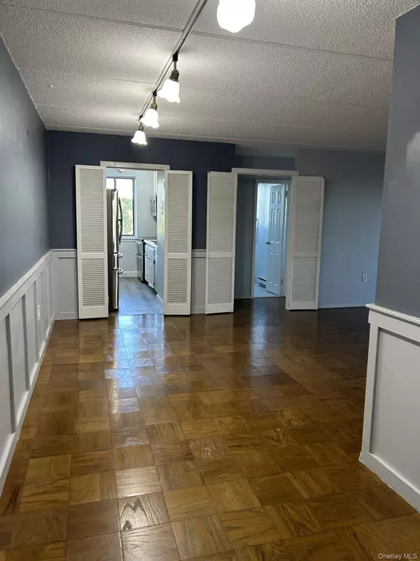 Poughkeepsie, NY 12601,160 Academy ST #7L