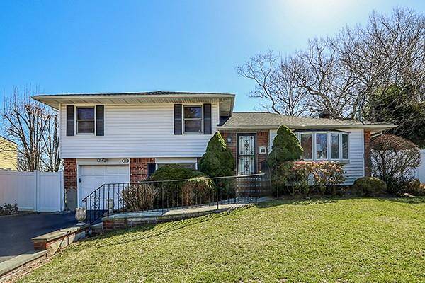 23 Hill DR, Oyster Bay, NY 11771