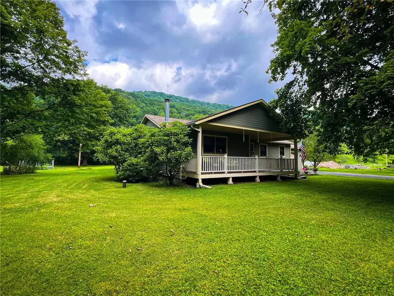1417 Cooks Falls RD, Roscoe, NY 12776