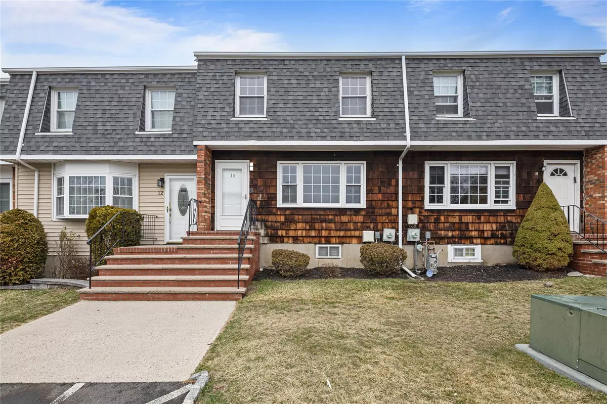 Spring Valley, NY 10977,10 Gladys DR