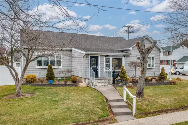 1060 Stewart AVE, Bethpage, NY 11714