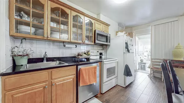 Brooklyn, NY 11237,479 Irving AVE