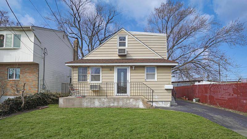 14 Clement AVE, Elmont, NY 11003