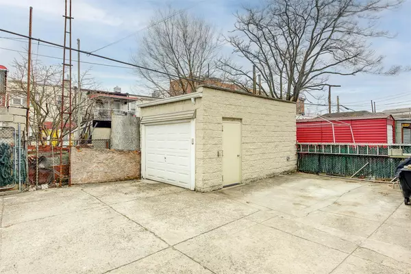 Brooklyn, NY 11233,1945 W 6th ST