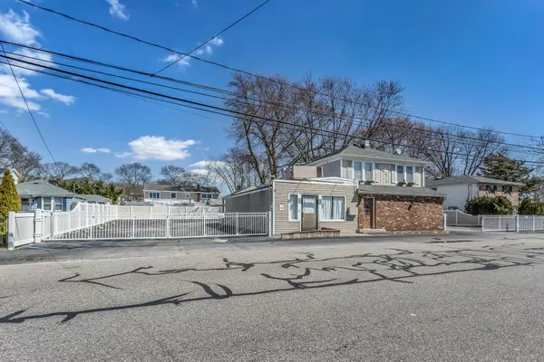 Lindenhurst, NY 11757,150 N Delaware AVE
