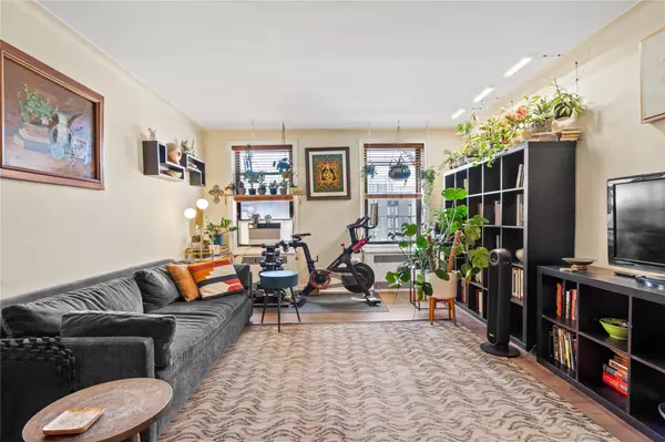 Kew Gardens, NY 11415,83-80 118th ST #5S