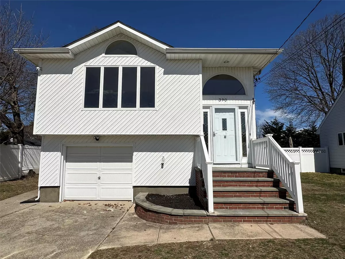 Lindenhurst, NY 11757,390 37th ST
