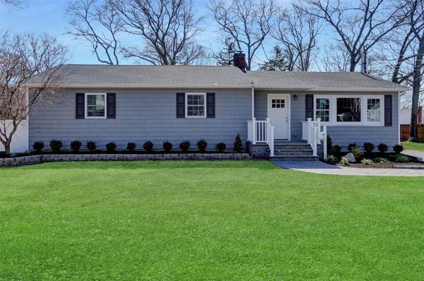 26 W Cedar ST, Islip, NY 11751
