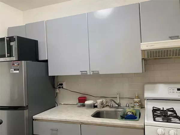 Rego Park, NY 11374,97-40 62 DR #2B