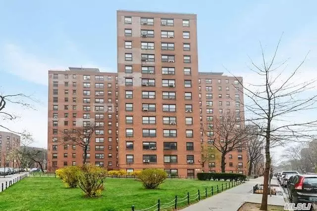 99-52 66th RD #5W, Rego Park, NY 11374