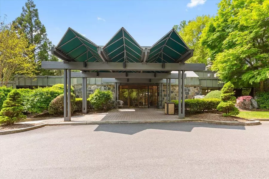 2 Fountain LN #1V, Scarsdale, NY 10583