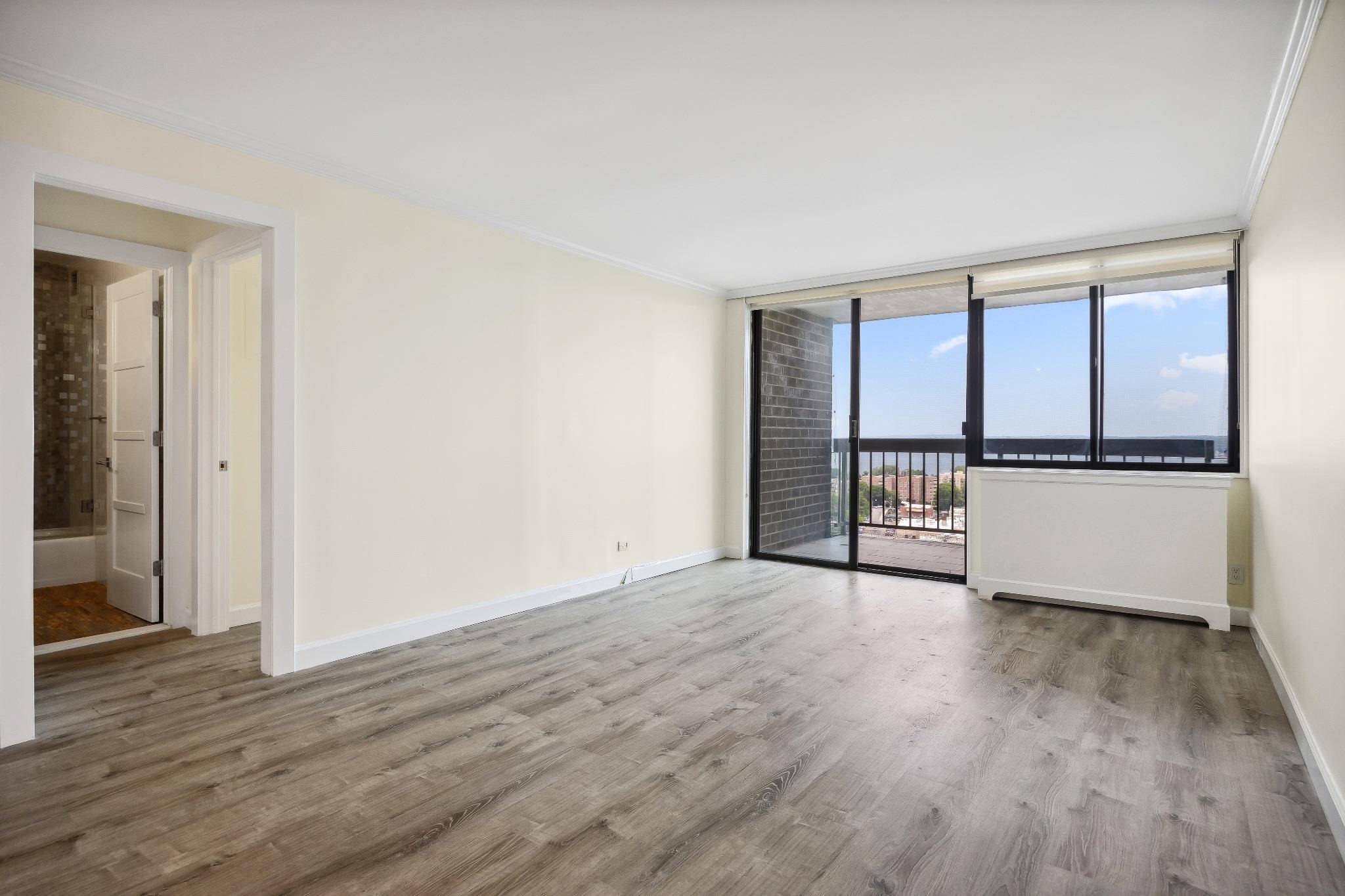 Bayside, NY 11360,2 Bay Club DR #17Z2
