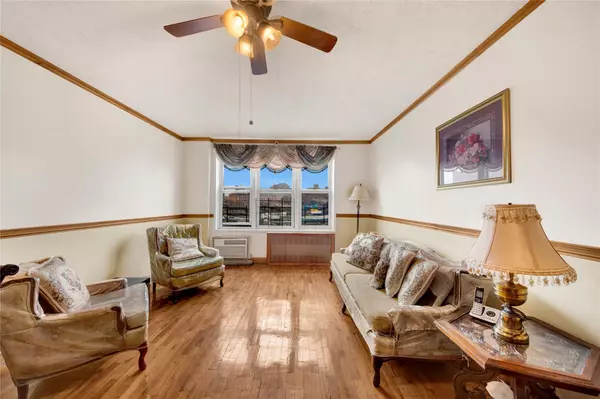 Corona, NY 11368,5921 Calloway ST #5J
