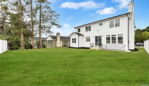 Plainview, NY 11803,8 Sebree PL