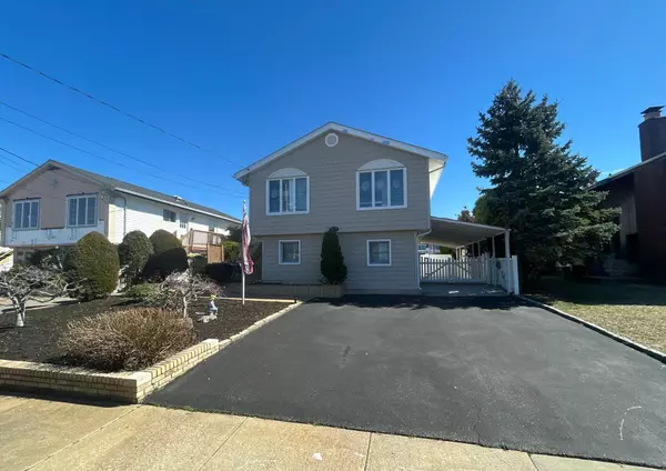929 S Long Beach AVE, Freeport, NY 11520