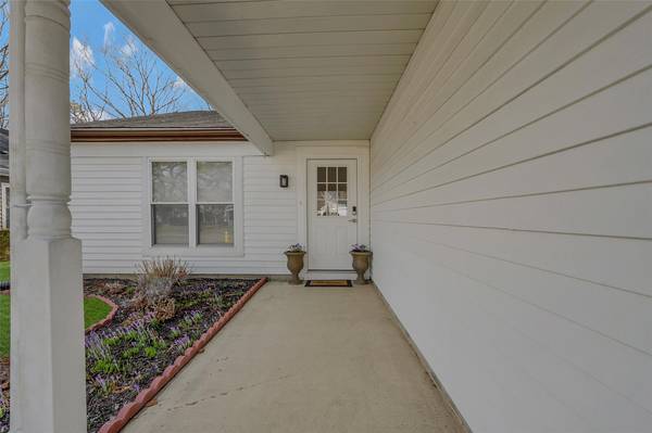 Ridge, NY 11961,221 Belfast LN