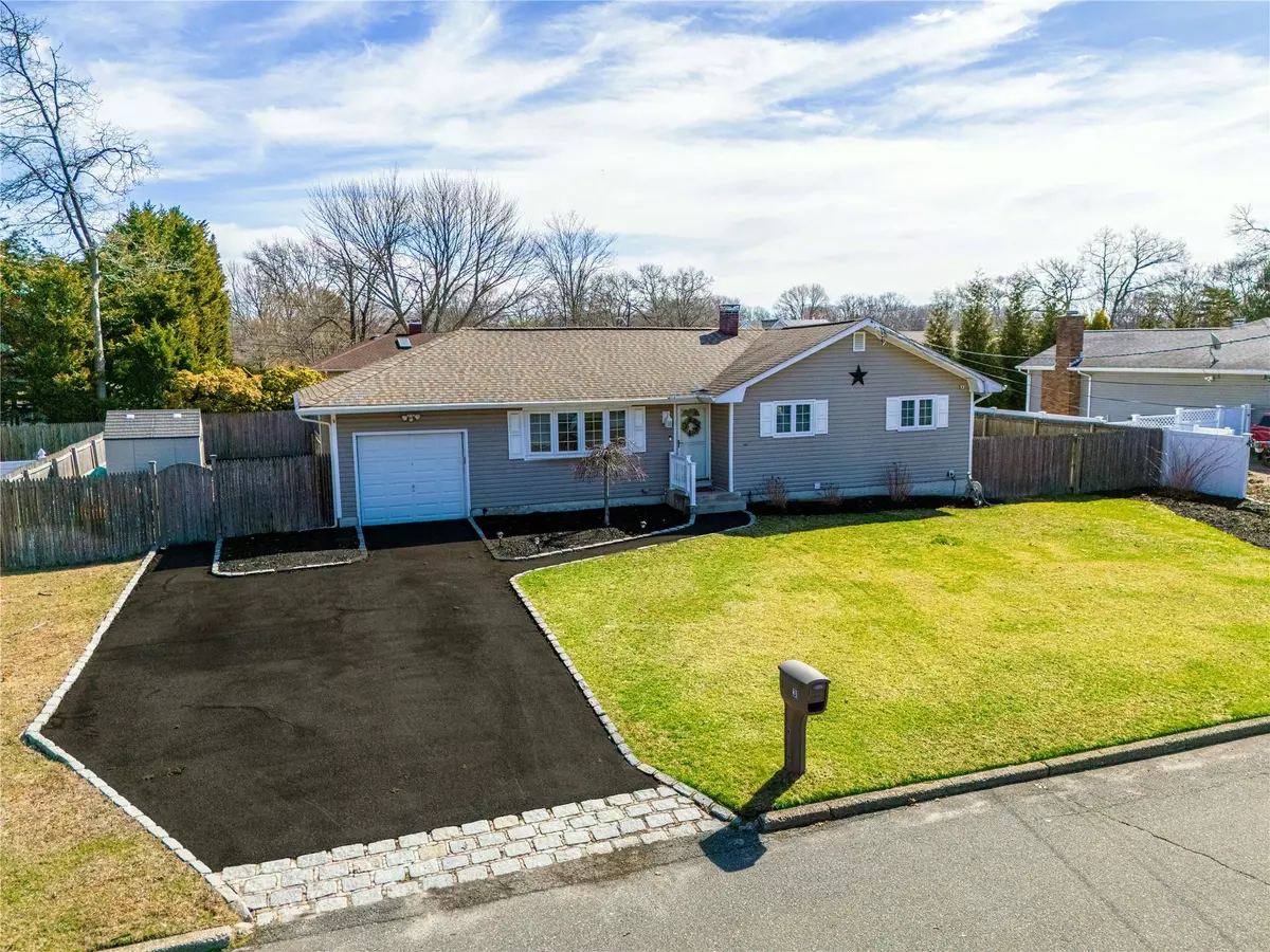 Port Jefferson Station, NY 11776,31 Forest AVE