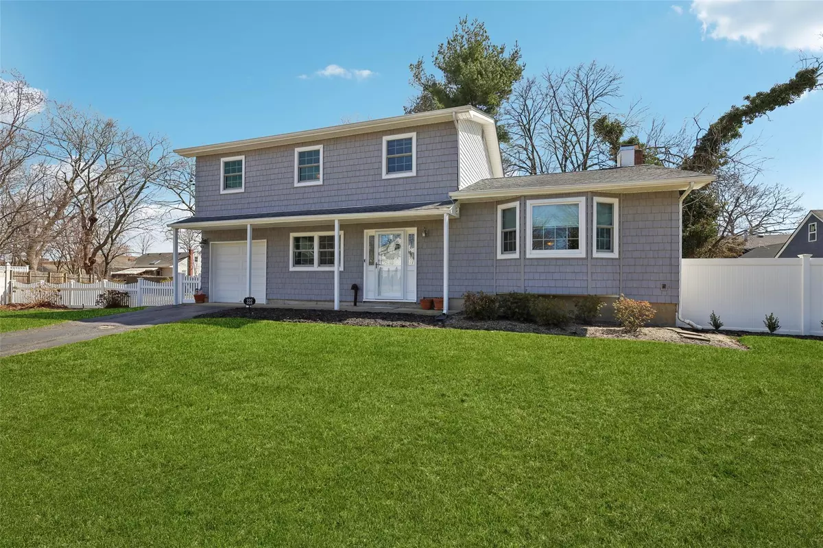 Deer Park, NY 11729,322 W 4th ST