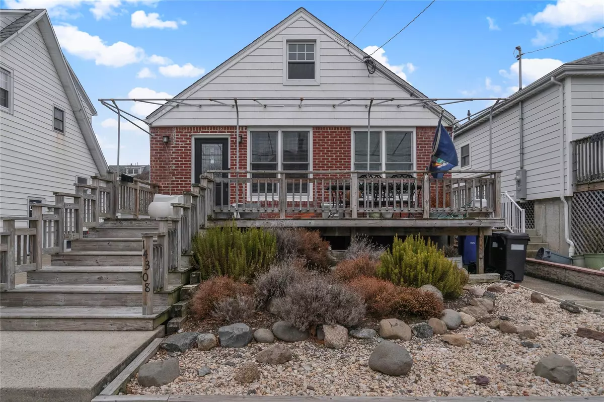 Neponsit, NY 11694,143-08 Newport Ave