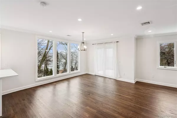 Centerport, NY 11721,315 McKinley TER