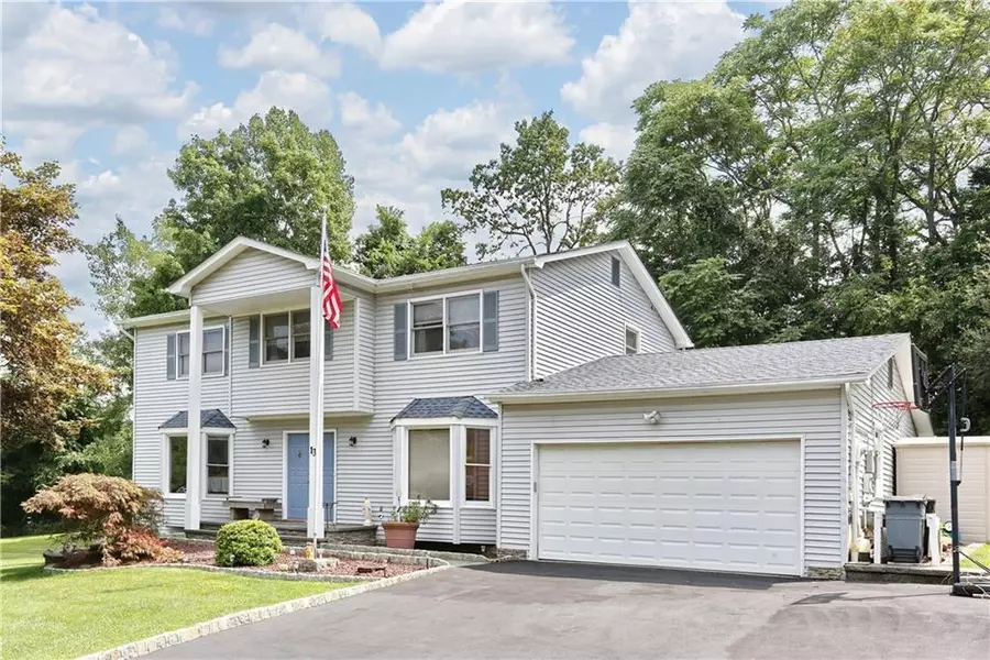 13 Dawson RD, Thiells, NY 10984