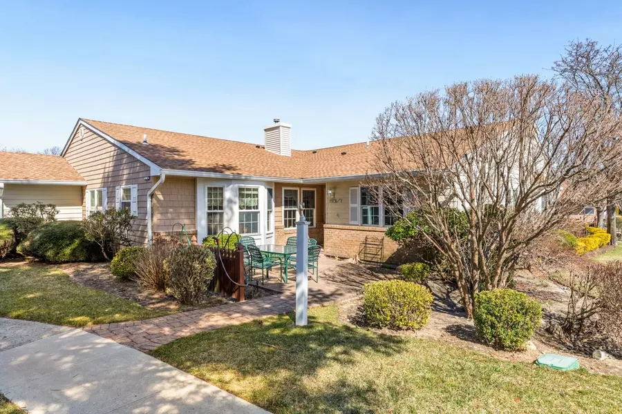 41 Theodore DR, Coram, NY 11727