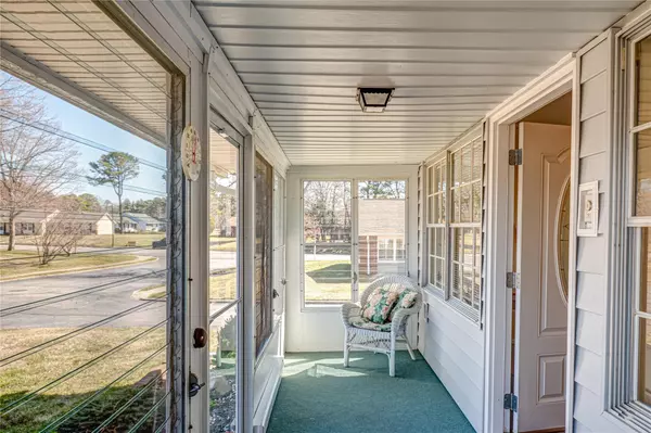 Ridge, NY 11961,160 Falmouth CT #A