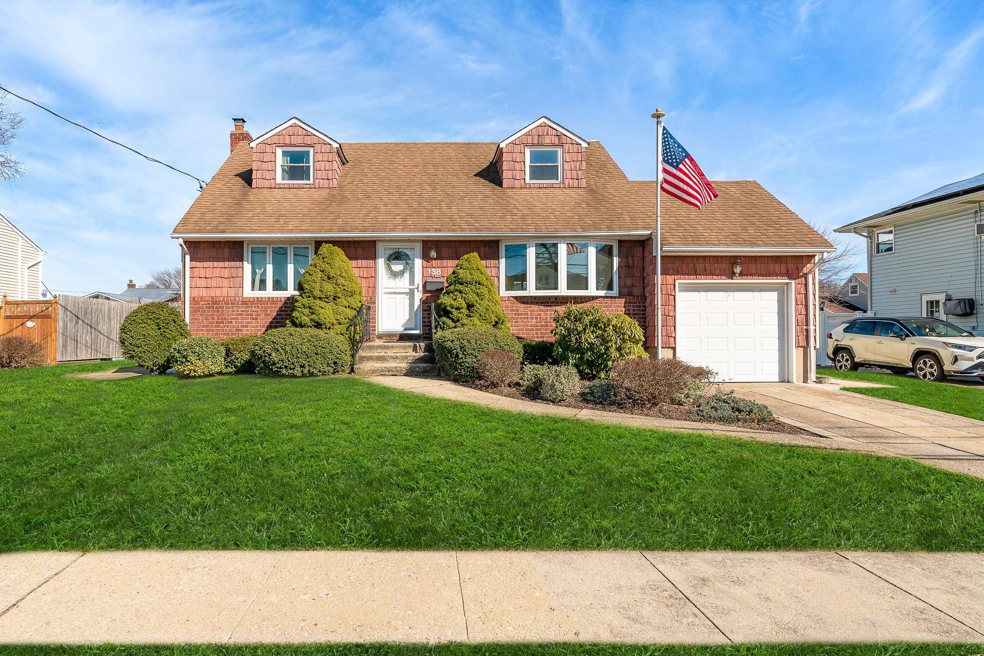 138 Intervale AVE, Farmingdale, NY 11735