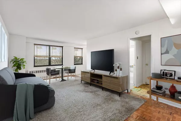 Kew Gardens, NY 11415,123-40 83rd AVE #10M