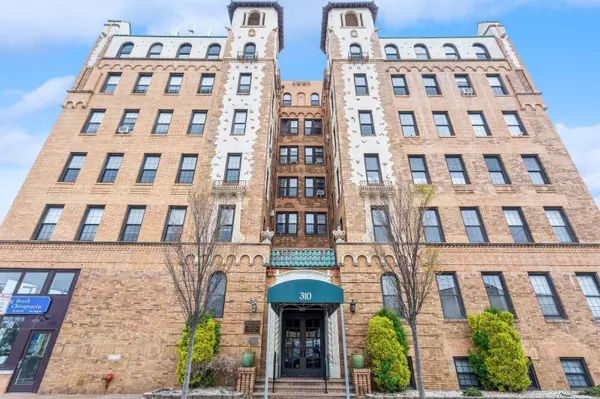310 Riverside #4I, Long Beach, NY 11561