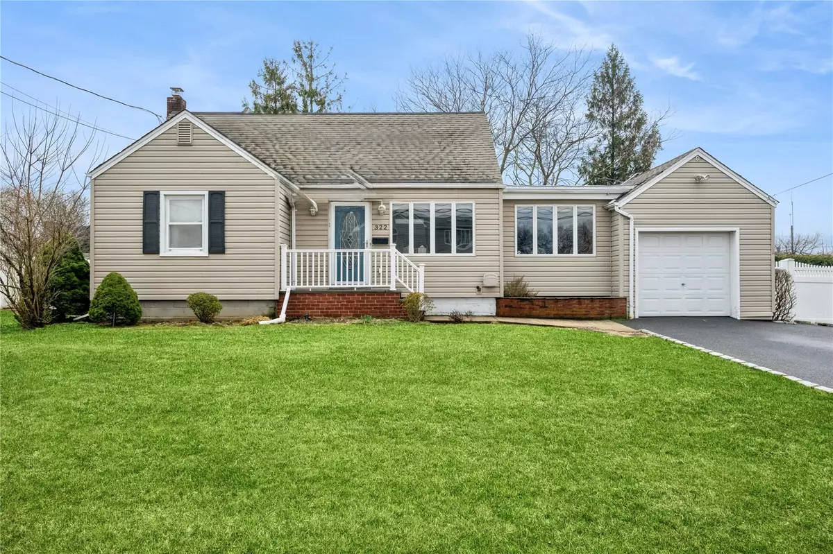 West Islip, NY 11795,322 Edelweiss RD