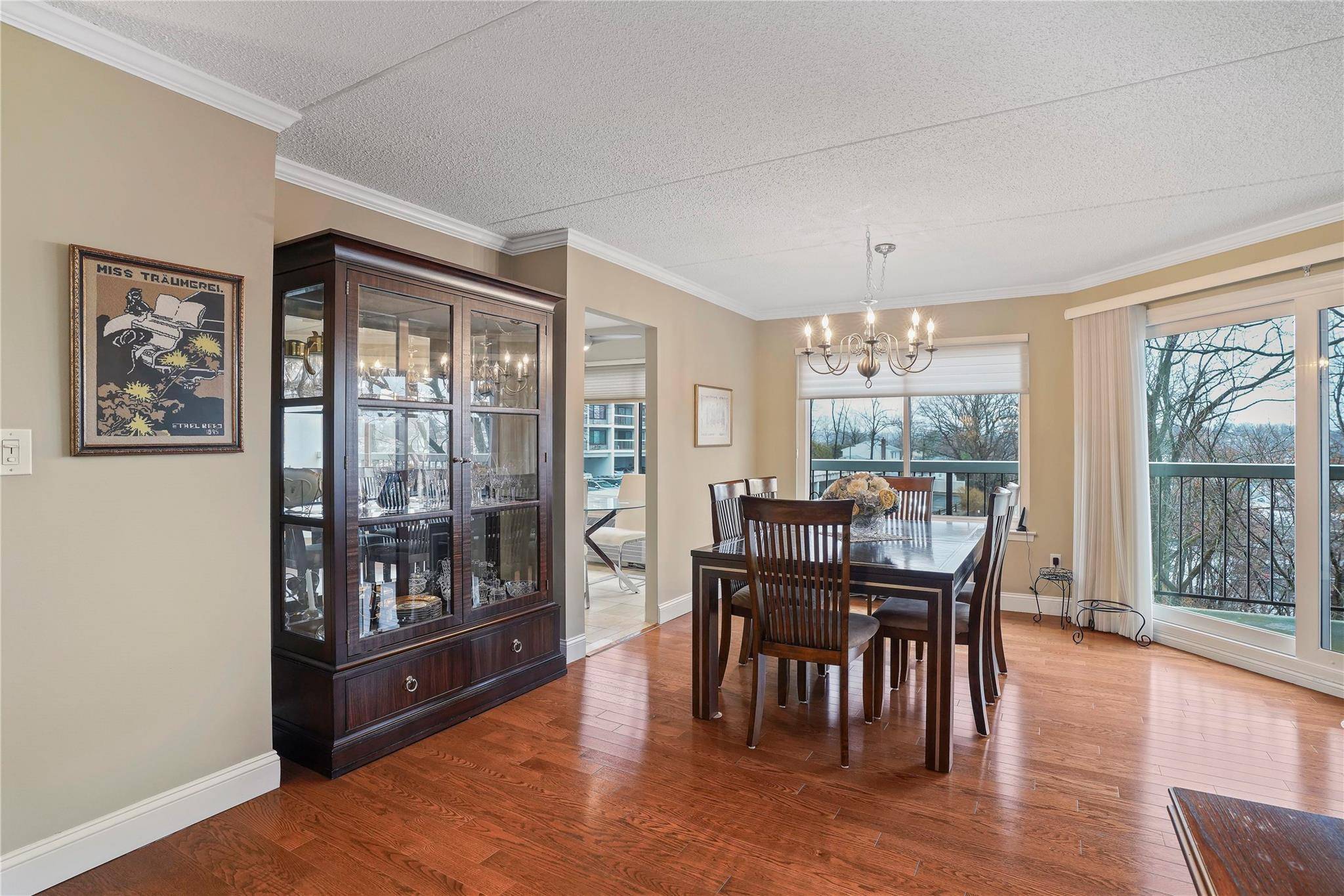 Hartsdale, NY 10530,400 High Point DR #103