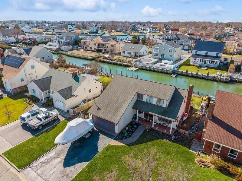 47 Braham AVE, Amityville, NY 11701