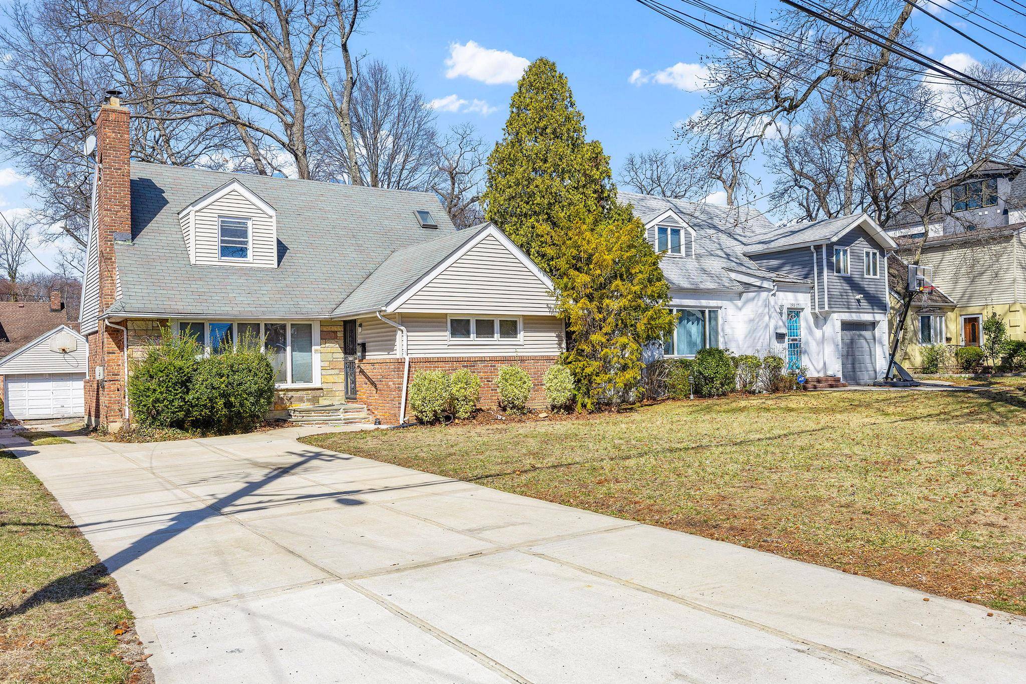 19311 McLaughlin AVE, Holliswood, NY 11423