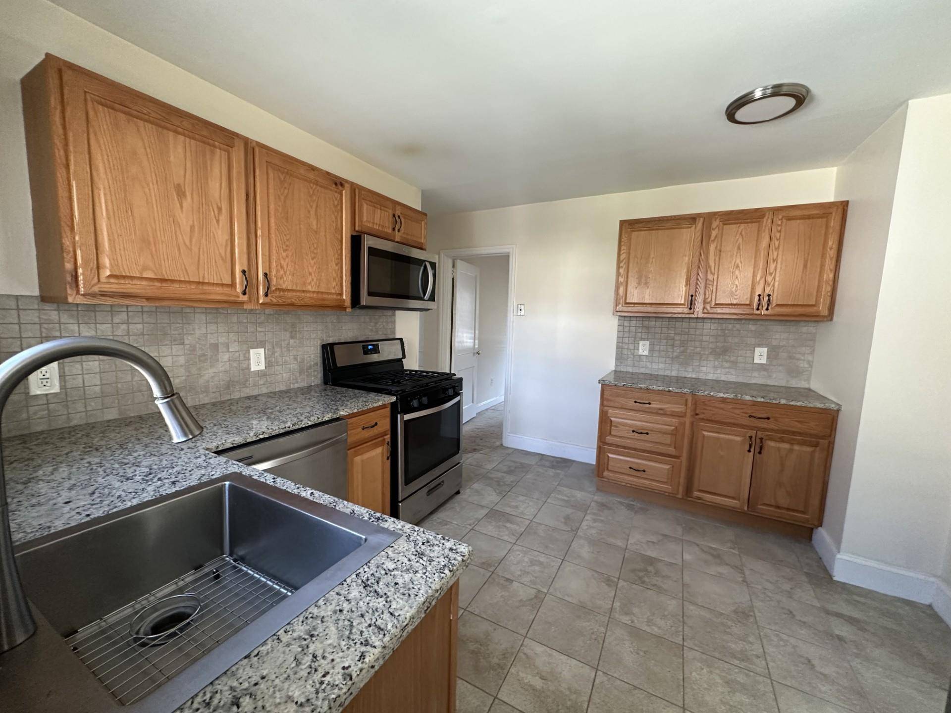Nyack, NY 10960,4 Francis AVE