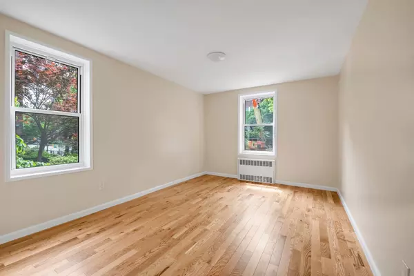 Jackson Heights, NY 11372,86-11 34th AVE #1A