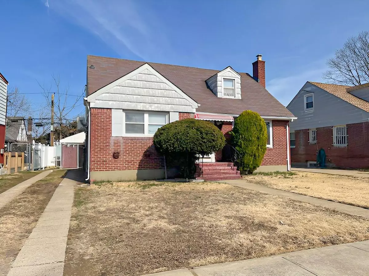 Hempstead, NY 11550,111 Jean AVE